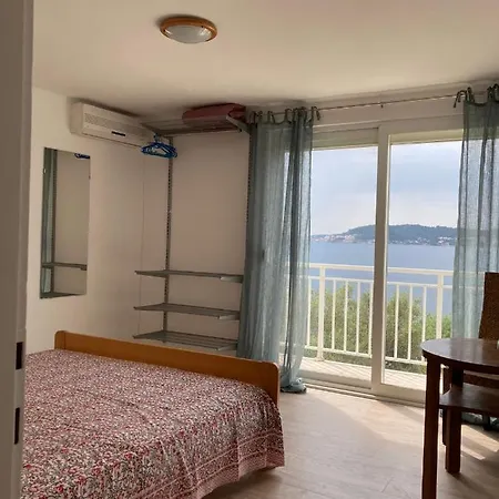 Spacious Seaside House Kučište